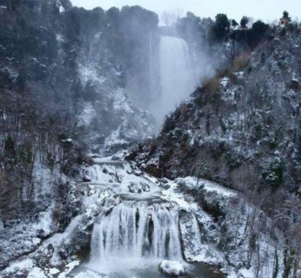 Hotel Il Casolare Della Cascata Terni Exteriér fotografie